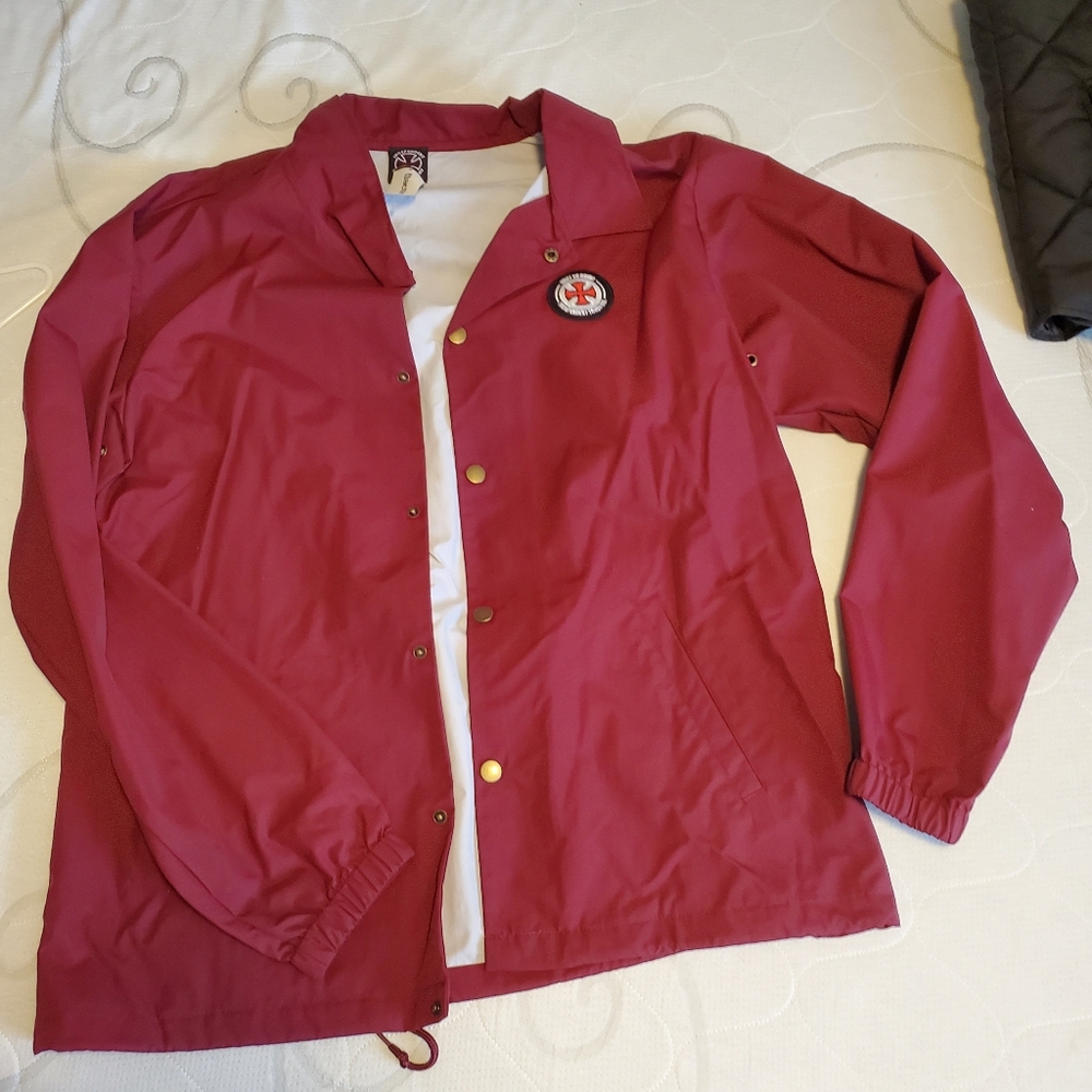 XL Men's Independent Wind Breaker
